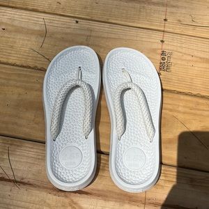 Allbirds Flip Flops! Great condition. Sz 10. Worn twice!